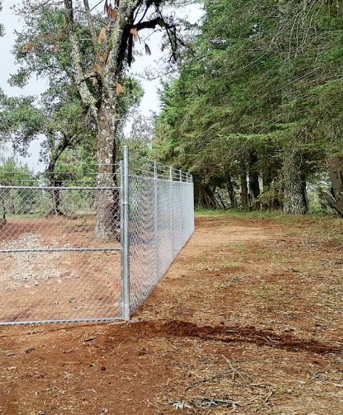 Alambrado perimetral en el bosque de la primavera en zapopan